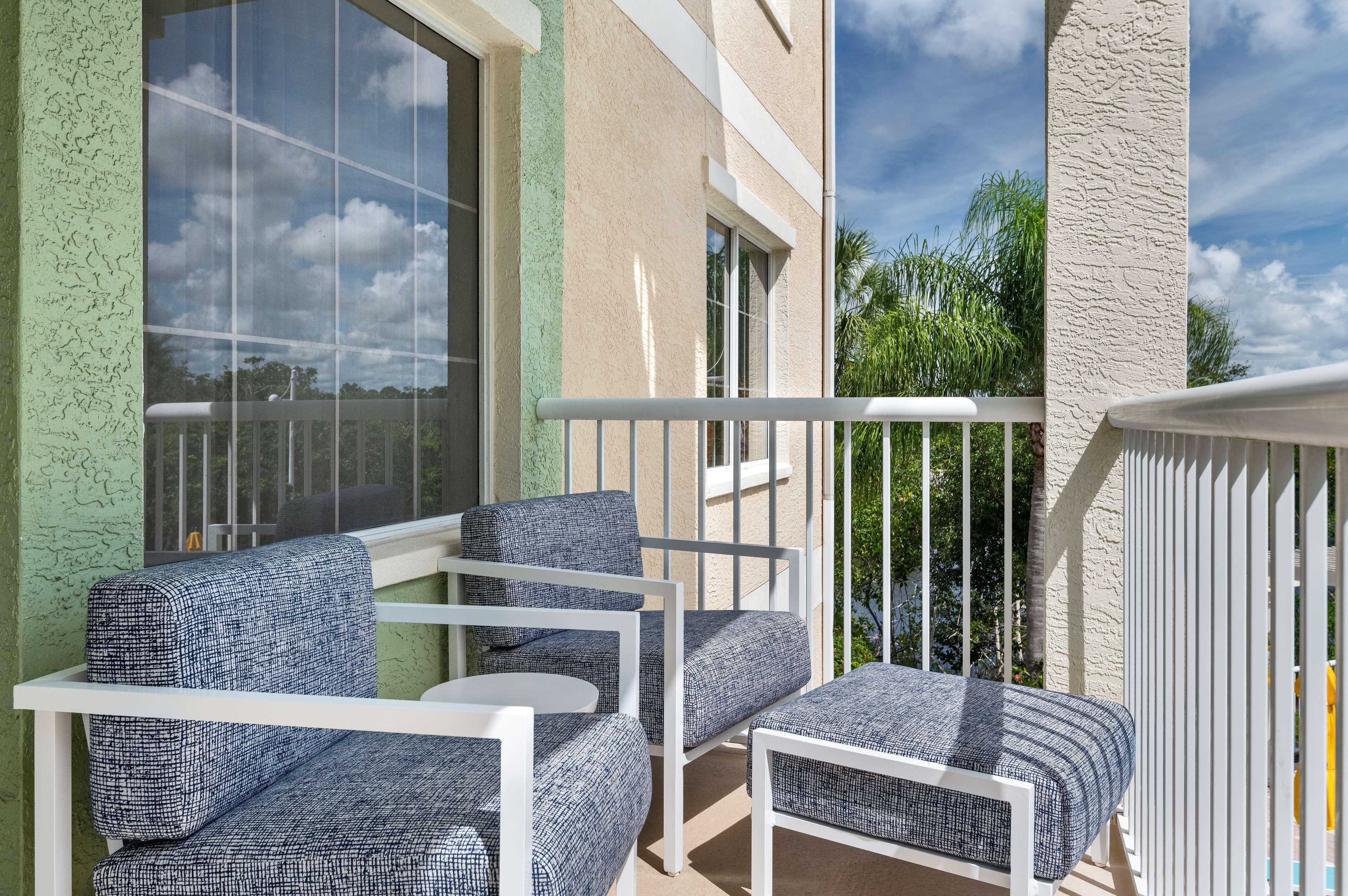 Doubletree Suites By Hilton Naples Naples Park Bagian luar foto