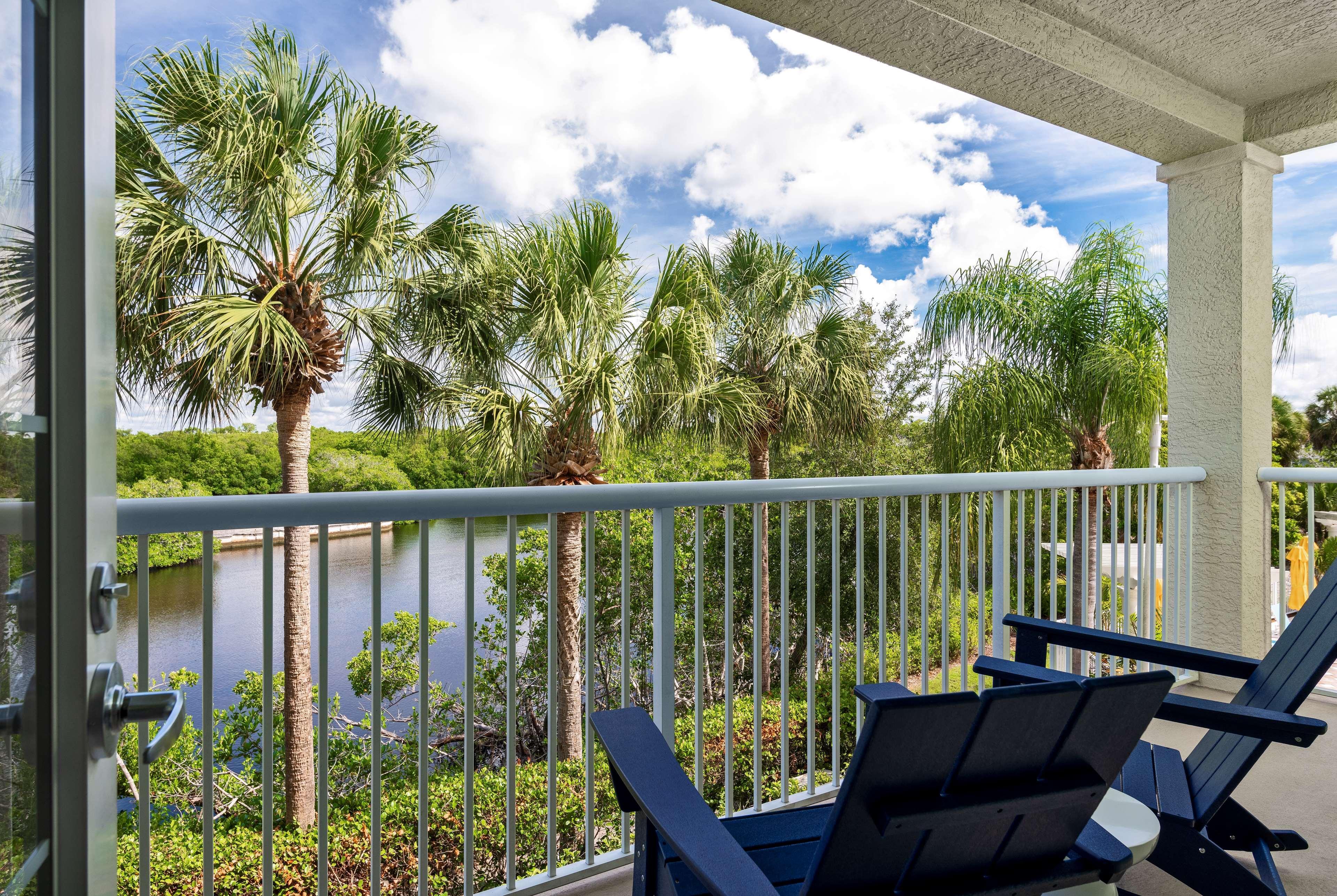 Doubletree Suites By Hilton Naples Naples Park Bagian luar foto
