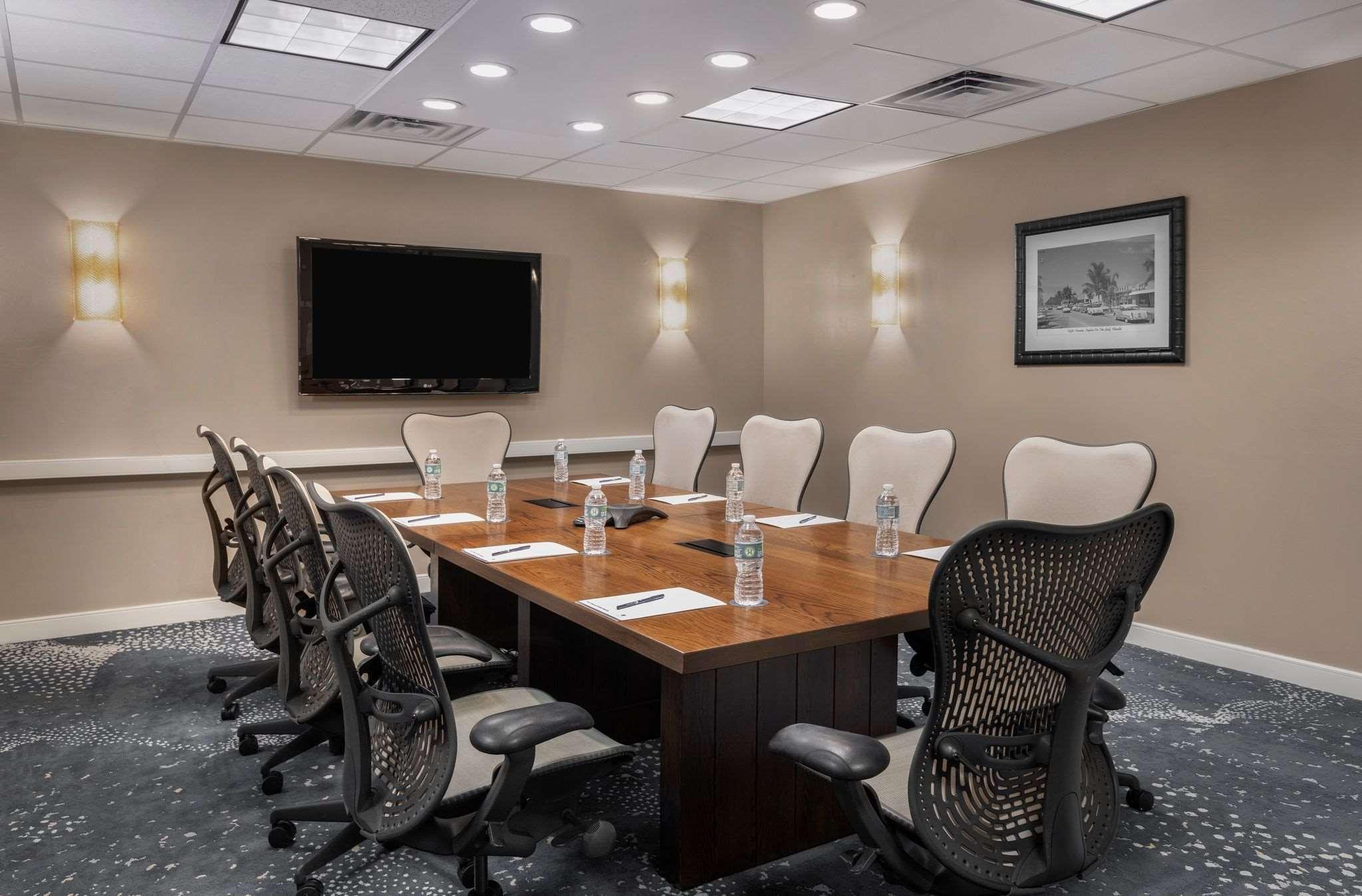 Doubletree Suites By Hilton Naples Naples Park Bagian luar foto