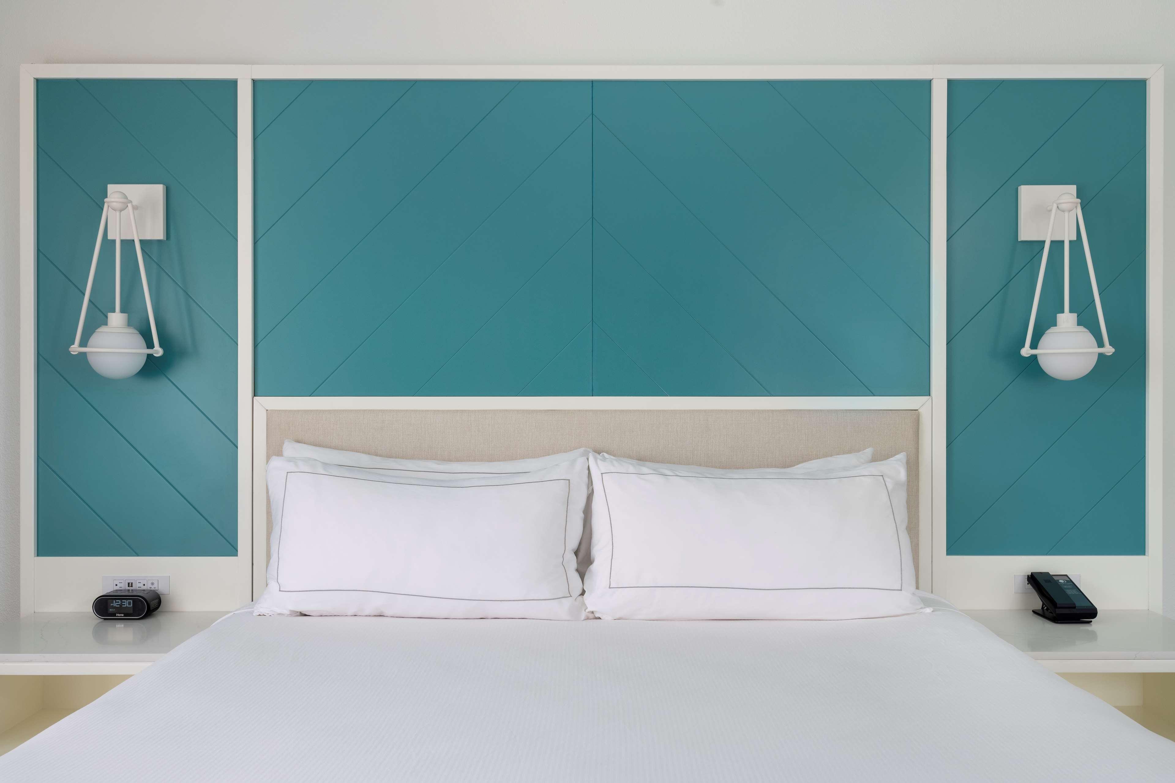 Doubletree Suites By Hilton Naples Naples Park Bagian luar foto