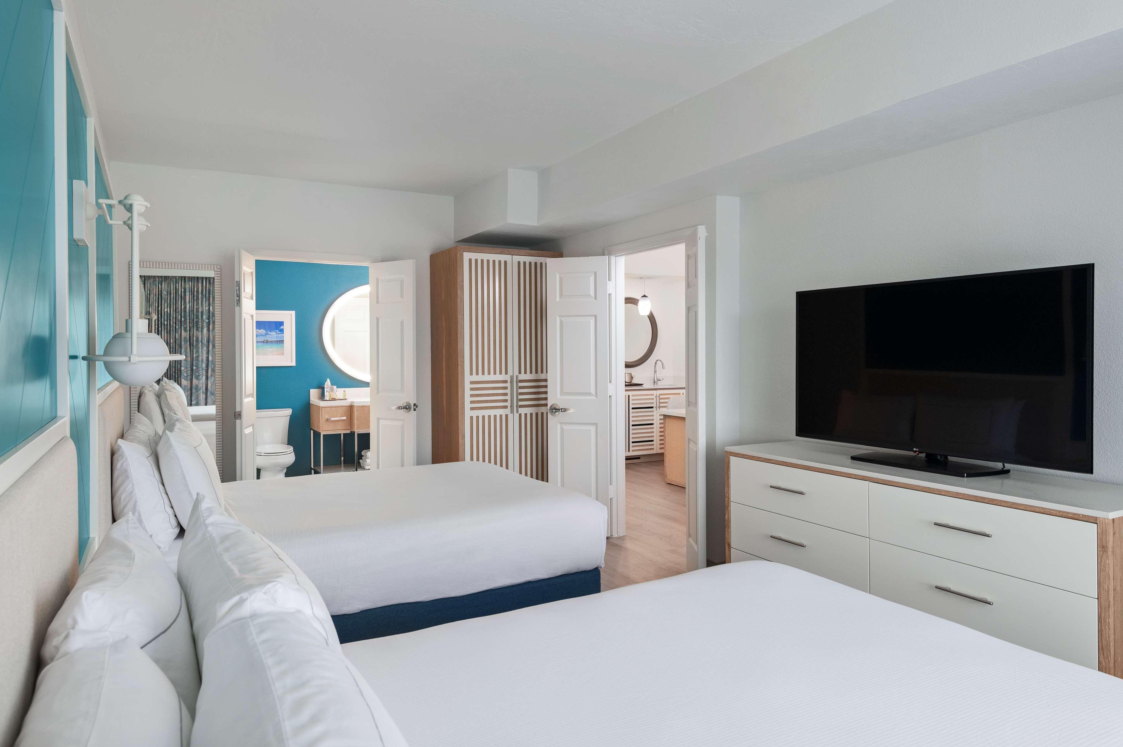 Doubletree Suites By Hilton Naples Naples Park Bagian luar foto