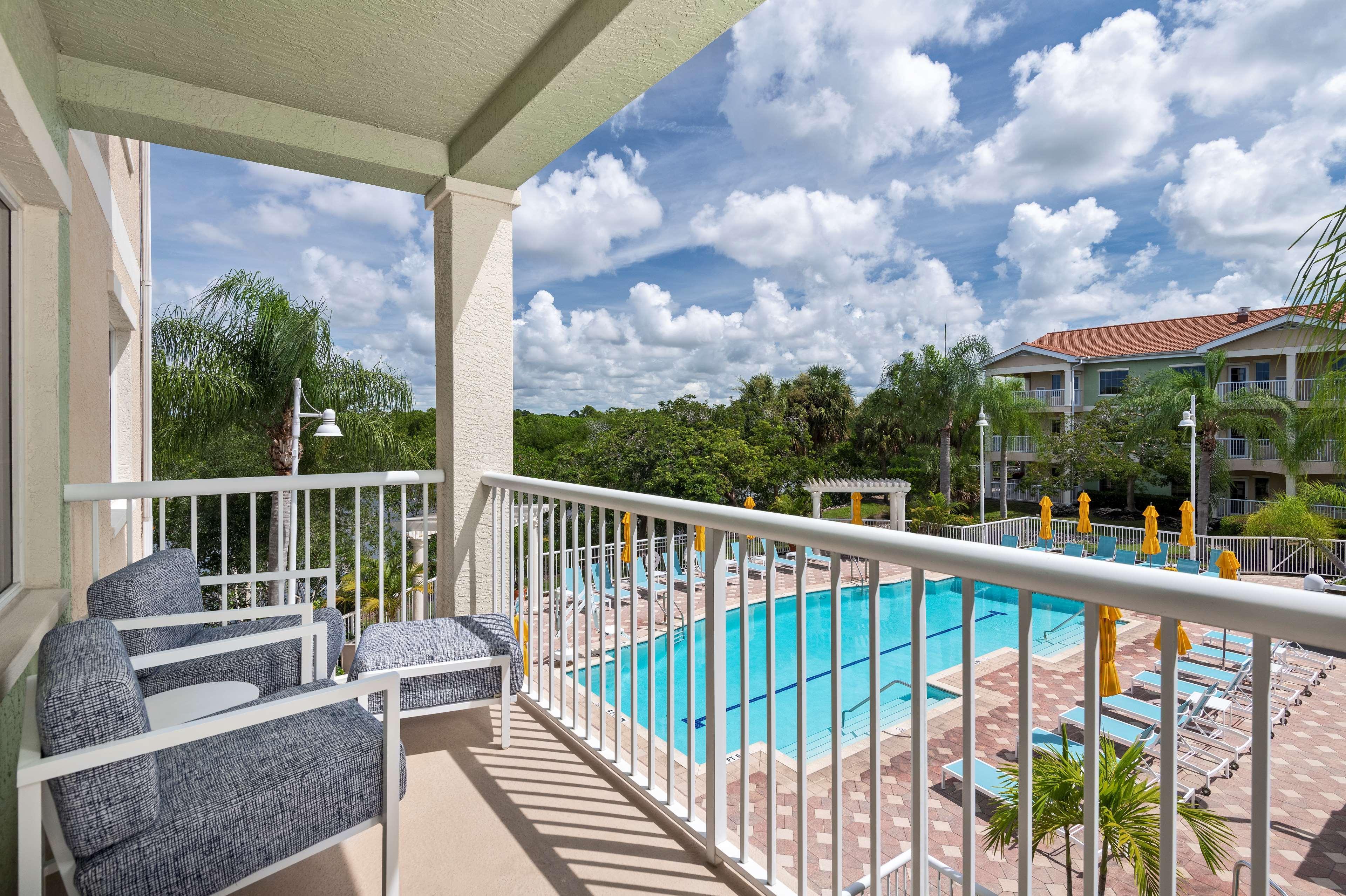 Doubletree Suites By Hilton Naples Naples Park Bagian luar foto