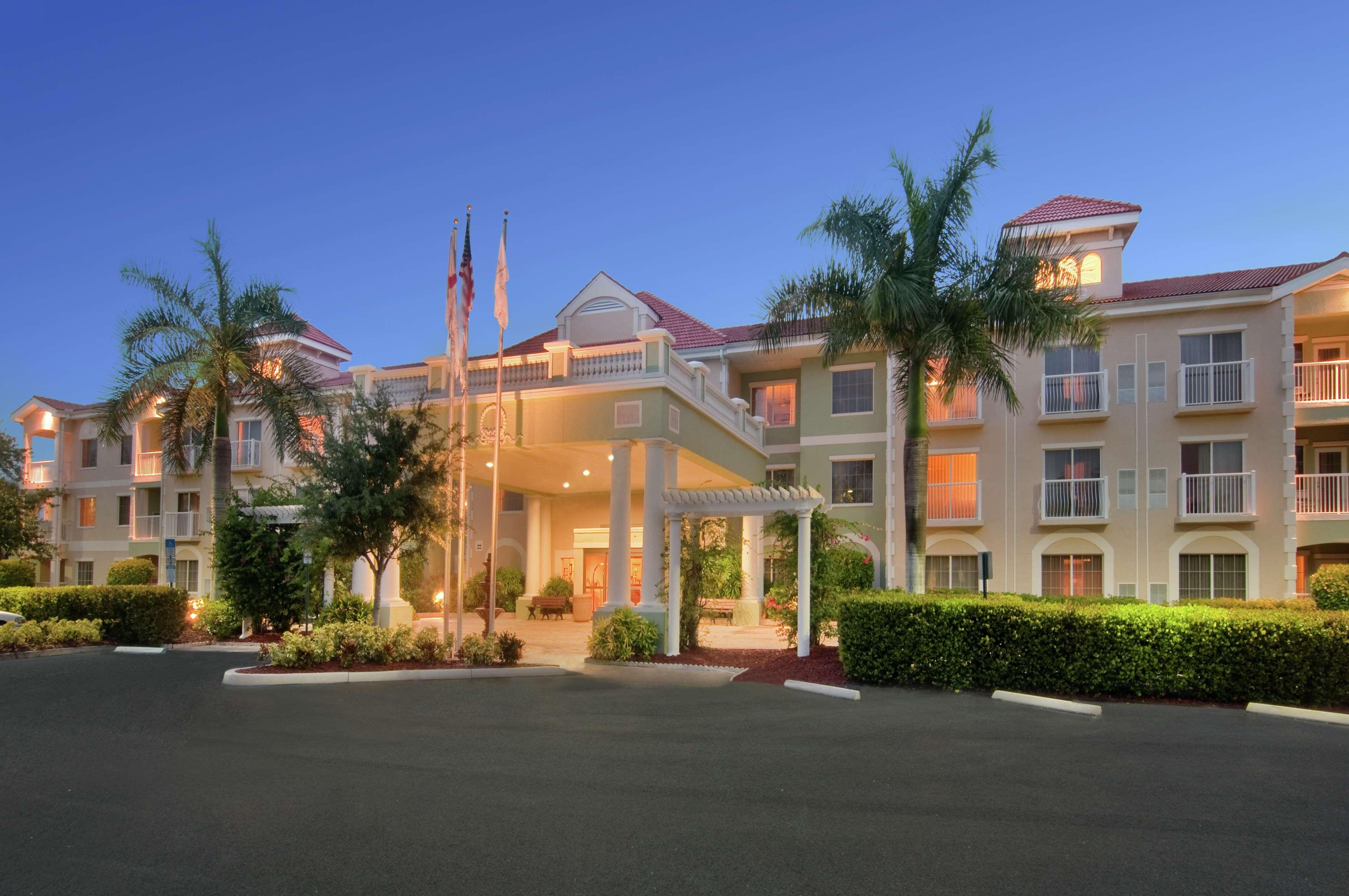 Doubletree Suites By Hilton Naples Naples Park Bagian luar foto
