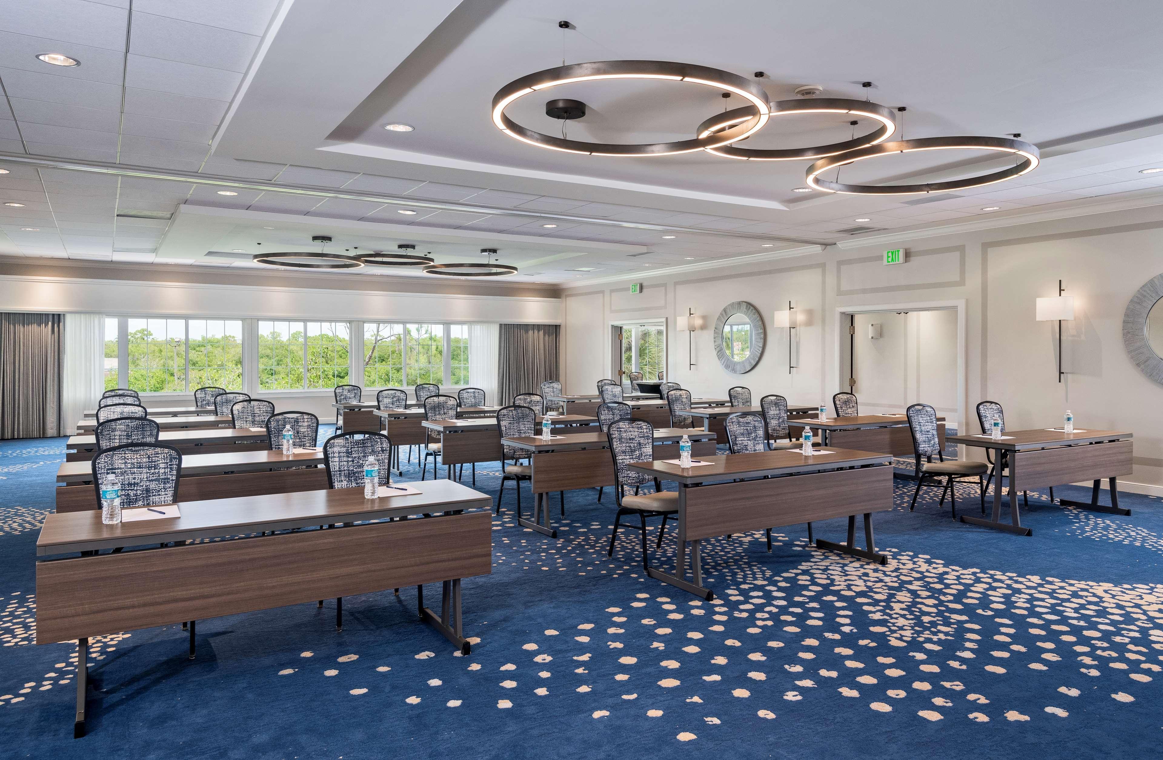 Doubletree Suites By Hilton Naples Naples Park Bagian luar foto