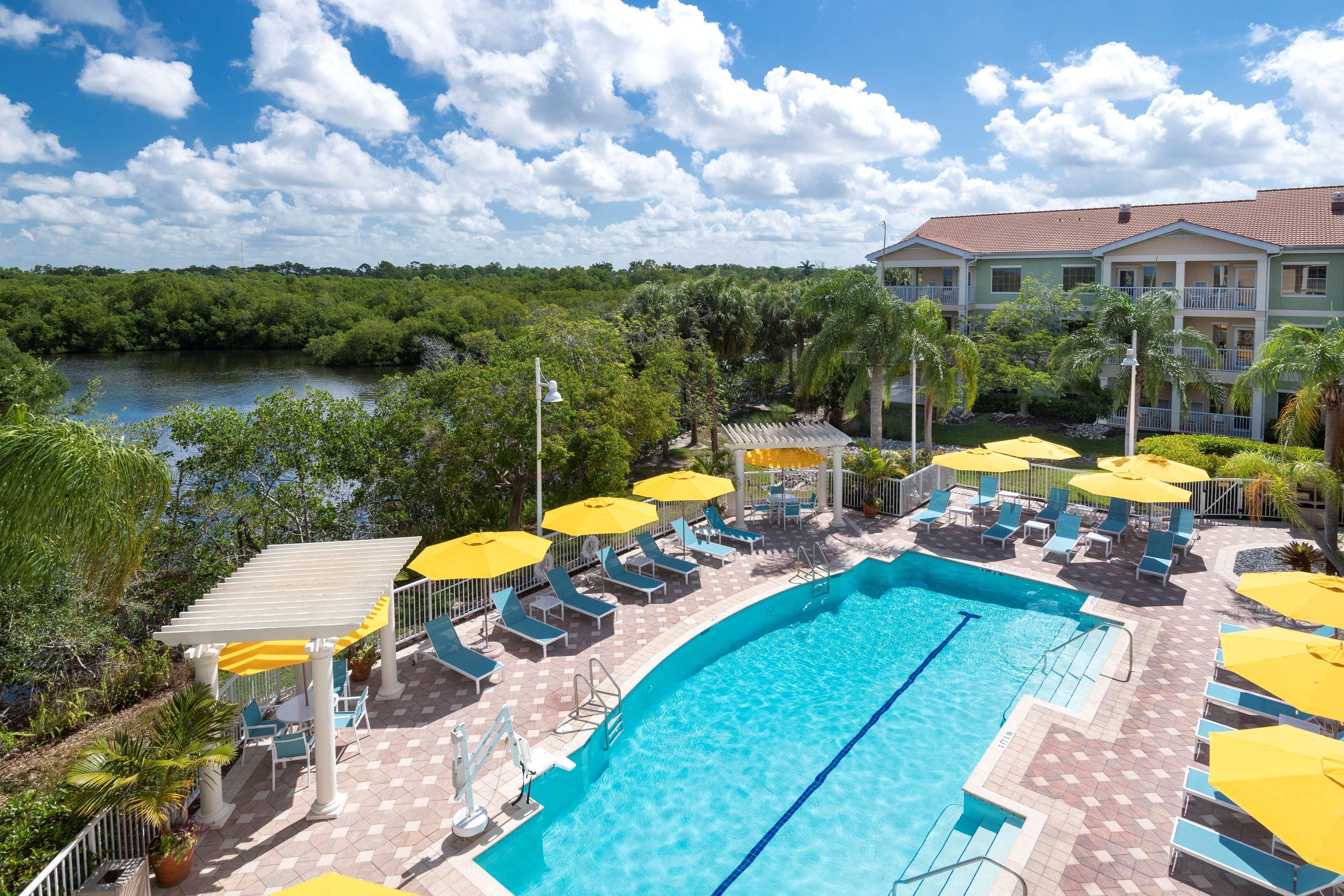 Doubletree Suites By Hilton Naples Naples Park Bagian luar foto