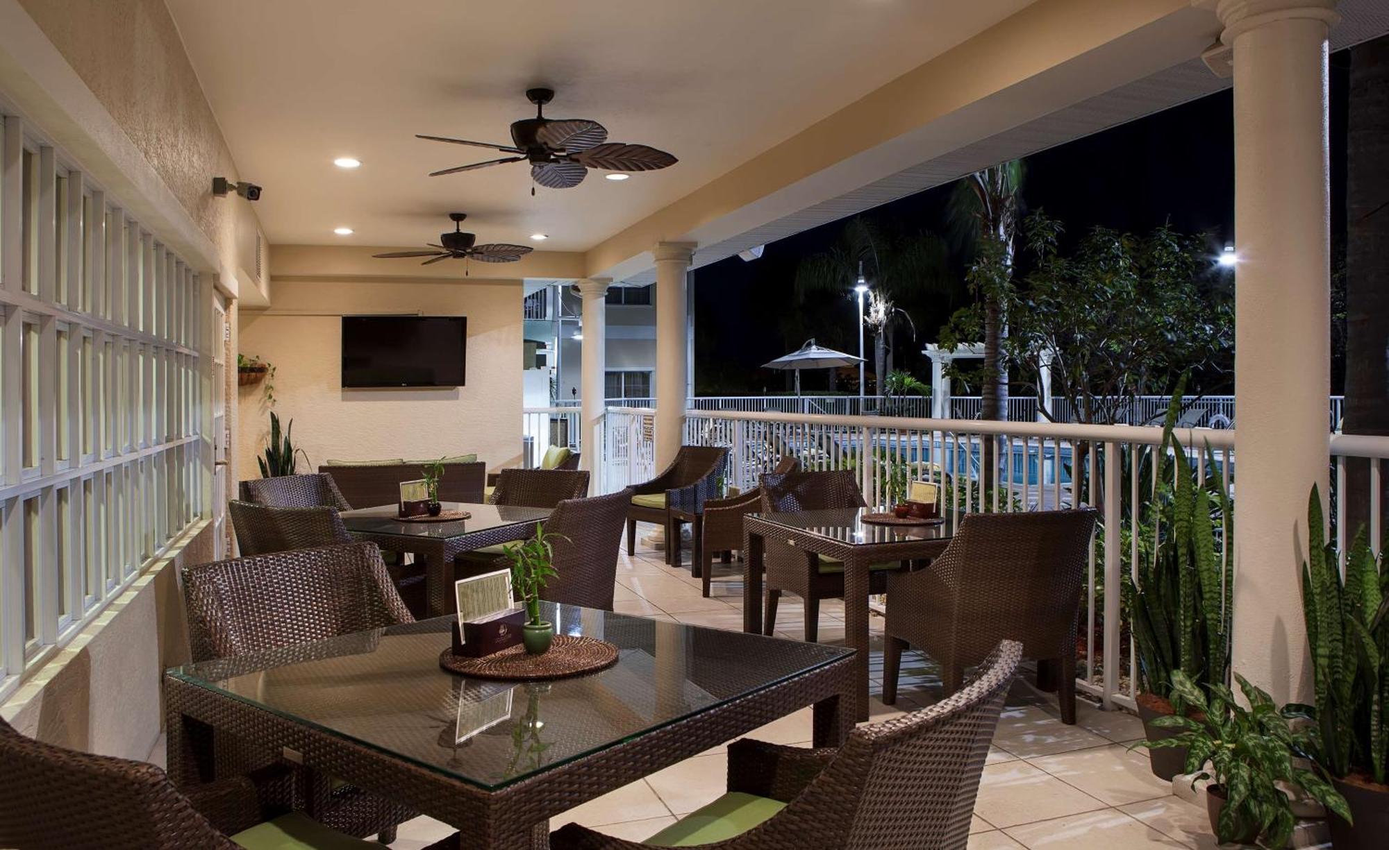 Doubletree Suites By Hilton Naples Naples Park Bagian luar foto