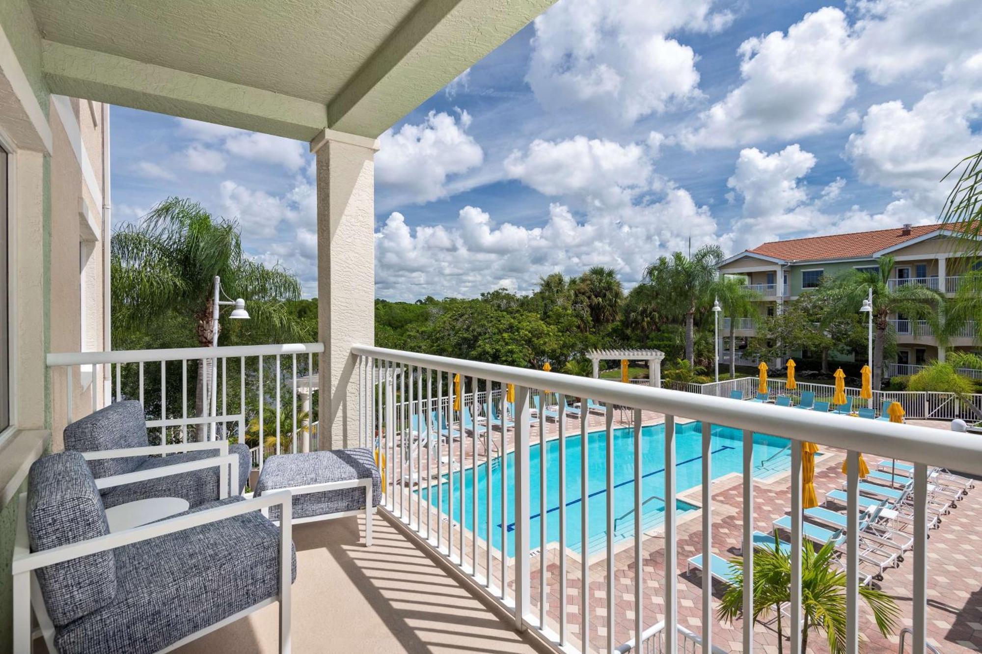 Doubletree Suites By Hilton Naples Naples Park Bagian luar foto