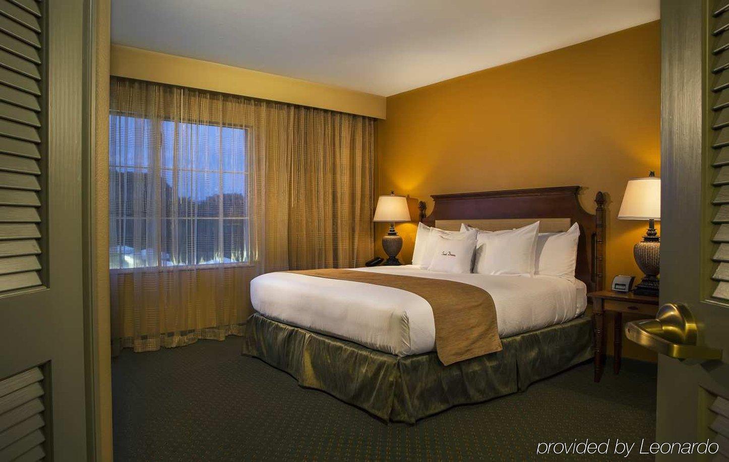 Doubletree Suites By Hilton Naples Naples Park Bagian luar foto
